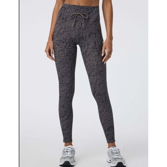 Vuori Daily Legging Chia Stucco Gray Black Speckle Pattern Size Medium